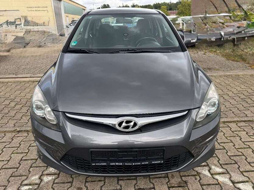 i30
