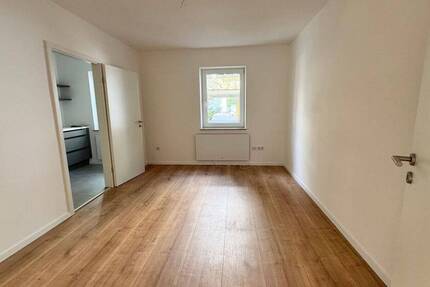 Kaulbachstraße ! Charmante, renovierte 3-ZW, 57 m², neue moderneEinbauküche, in ruhiger Lage, im Hochparterre