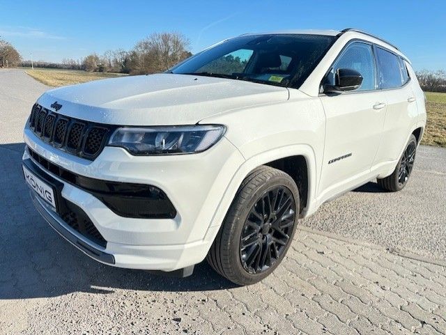 Jeep Compass 24.587 km 25.996 &euro; Zossen 15806