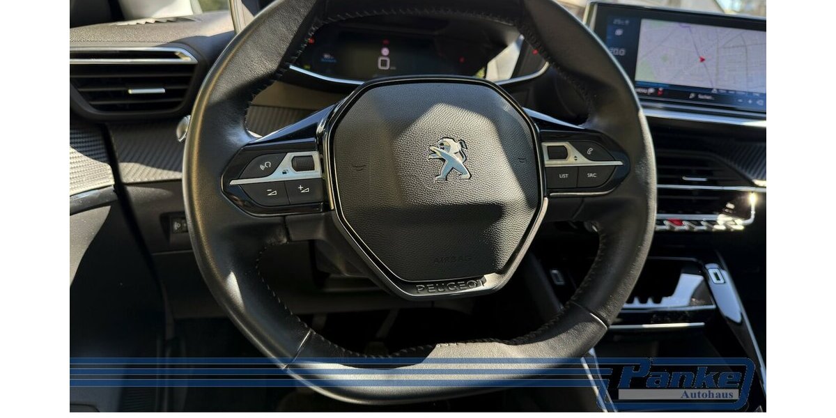 Peugeot 208 Allure*Pano*R-Cam*Navi*Keyless*LED* 32.381 km 13.690 &euro; Berlin 13187