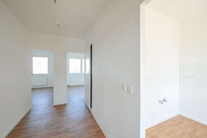 Wohnung zum Mieten in Halle 401 € 57.17 m²