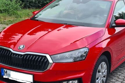 Skoda Fabia 6.800 km 14.300 &euro; München 80331