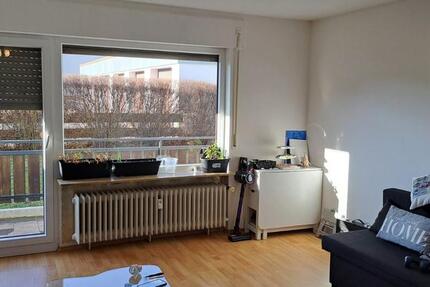 Exklusive 1,5-Zimmer-Hochparterre-Wohnung mit Einbauküche zimmer