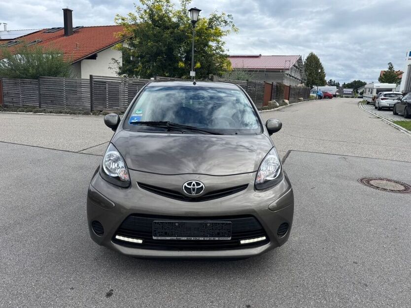 Aygo (X)