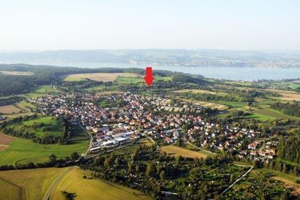 MIETKAUF MÖGLICH: Idyllisch im Grünen am Ortsrand: Großzügige 4-Zimmerwohnung mit großem Balkon in Konstanz-Dettingen I 95-145m2 4 zimmer