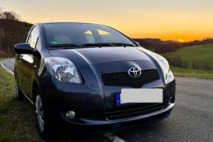 Toyota Yaris 113.000 km 3.650 &euro; Hilchenbach 57271