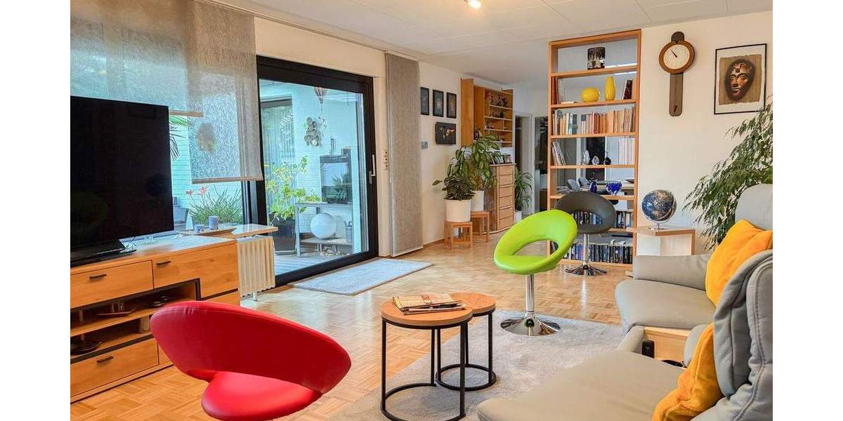 *RESERVIERT* Repräsentativer Flachdach-Bungalow in hervorragendem Zustand mit uneinsehbarem Grundstück und Garage! 5 zimmer