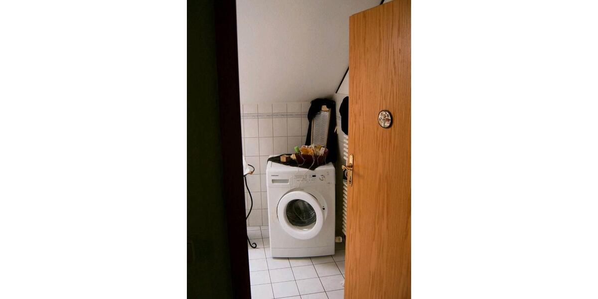 Dachgeschoßwohnung Werdau - 3 Zimmer, 76 m&sup2;, 707&euro; | Angebot:26350221