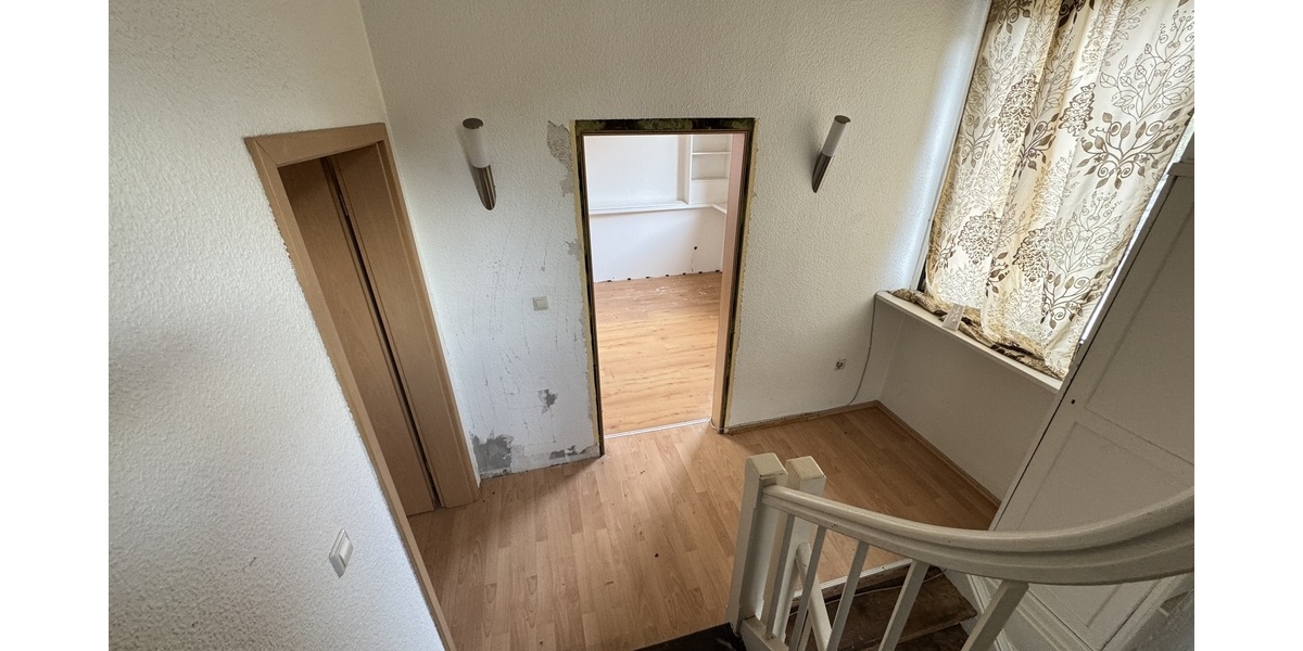 Teilsaniertes 3-Familienhaus in Pforzheim-Würm 14 zimmer
