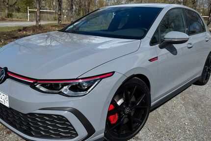 VW Golf 31.000 km 28.900 &euro; Forst 76694