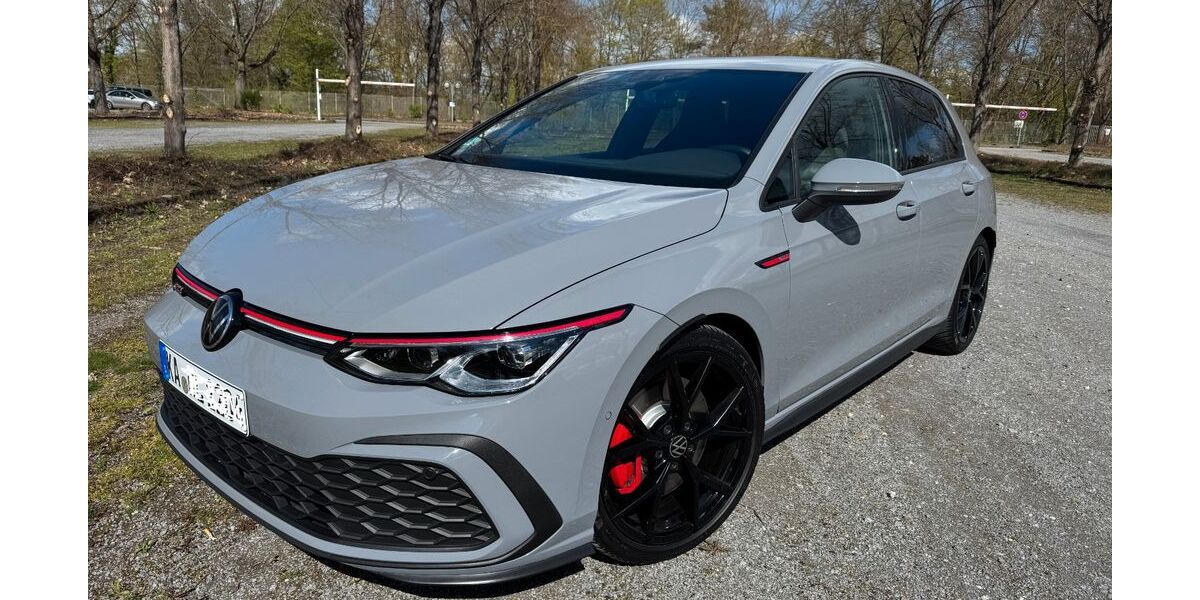 VW Golf 31.000 km 28.900 &euro; Forst 76694