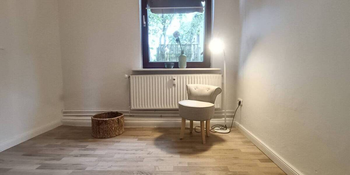 Gewerbefläche mit Büro und Lagerhalle inklusive Hochregalen - perfekt für E-Commerce zimmer