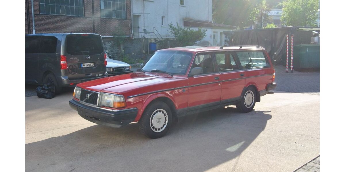 Volvo 240 406.000 km 3.000 &euro; Neunkirchen 66538