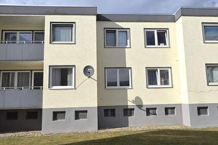 Charmante 3-Zimmer-Wohnung mit Balkon Schloß Neuhaius 3 zimmer