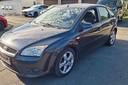 Ford Focus 157.000 km 1.150 &euro; Naila 95119