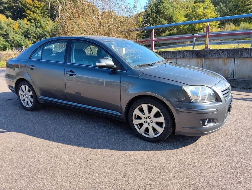 Toyota Avensis 196.000 km 2.999 € Überherrn 66802