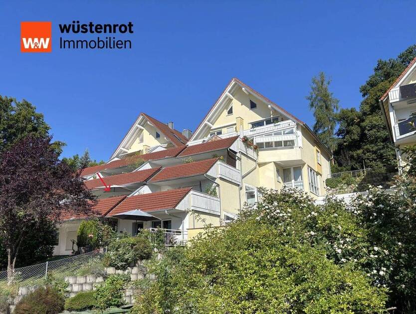 2-Zimmer-Etagenwohnung, mit großzügiger Terrasse und TG-Stellplatz