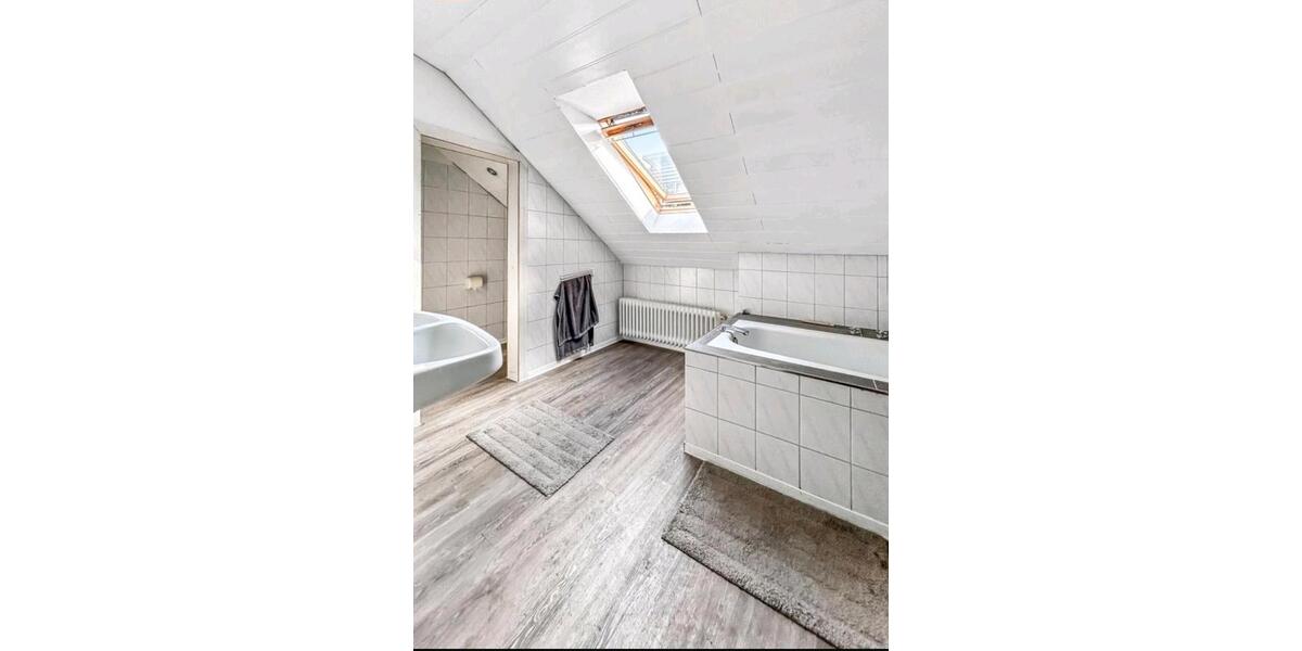 Einfamilienhaus Lorup - 11 Zimmer, 240 m&sup2;, 179.000&euro; | Angebot:26683147