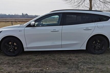Ford Focus 122.000 km 14.180 &euro; Neustadt an der Donau 93333