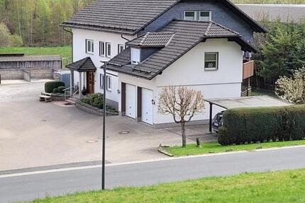Haus Erndtebrück - 12 Zimmer, 195 m&sup2;, 370.000&euro; | Angebot:26515019