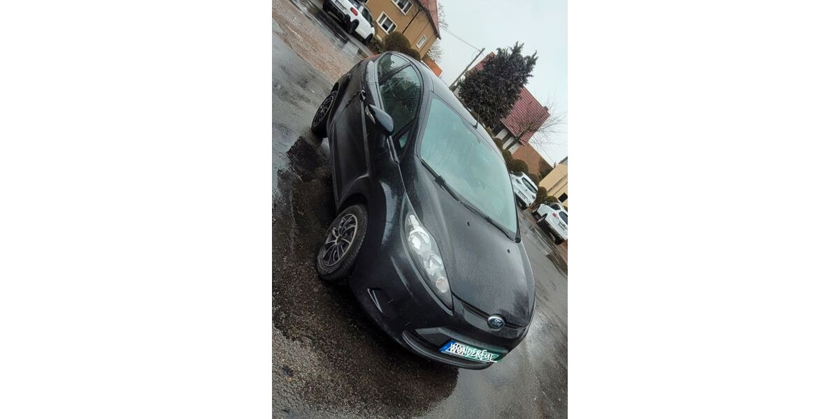 Ford Fiesta 94.000 km 2.900 &euro; Dachwig 99100