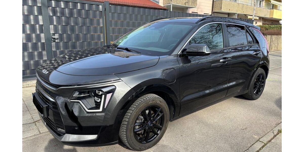 Kia Niro 78.000 km 19.990 &euro; München 81825