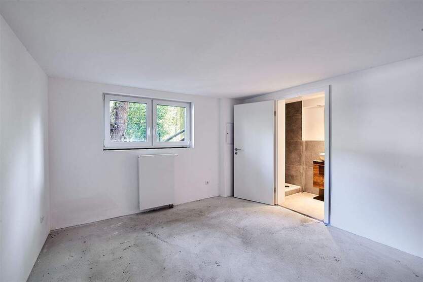 Provisionsfrei! Modernisiertes Raumwunder mit vielfältigen Nutzungs- und Gestaltungsmöglichkeiten 8 zimmer