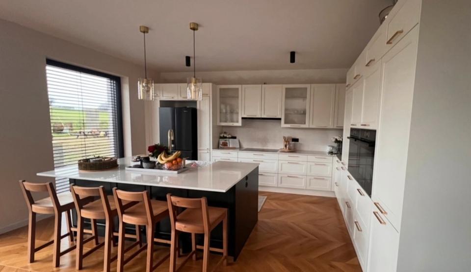 Einfamilienhaus Hankensbüttel - 8 Zimmer, 220 m&sup2;, 650.000&euro; | Angebot:26990772
