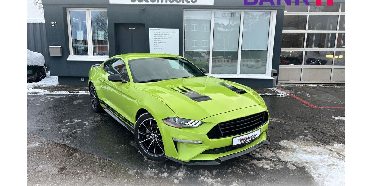 Ford Mustang 60.800 km 26.950 &euro; Stade 21680