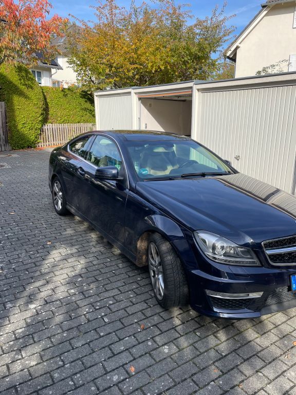 Mercedes-Benz C 250 130.000 km 15.300 € Berlin 12205