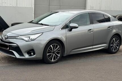 Toyota Avensis 189.000 km 10.400 &euro; Stuhr 28816
