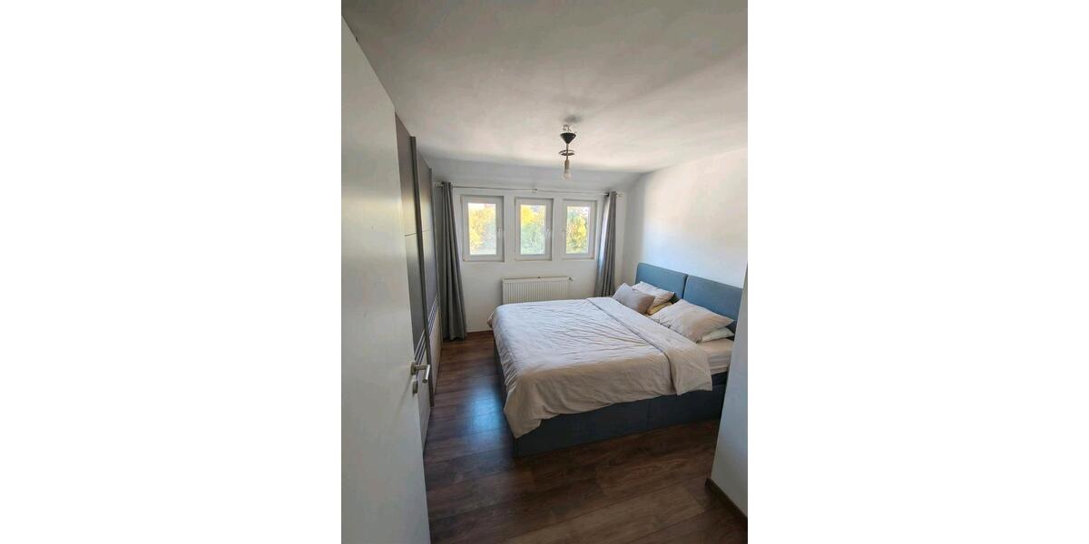 Dachgeschoßwohnung Wuppertal Gemarkung Barmen - 5 Zimmer, 93 m&sup2;, 1.000&euro; | Angebot:26399839