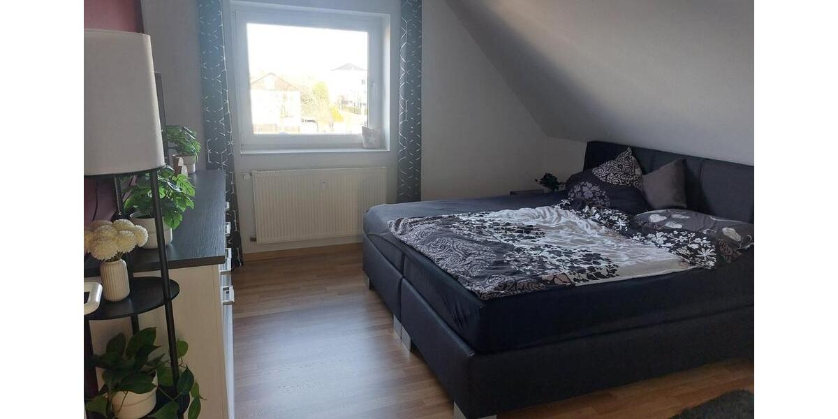 3 Zimmer Dachgeschoss Wohnung mit Balkon in zentraler Lage 3 zimmer