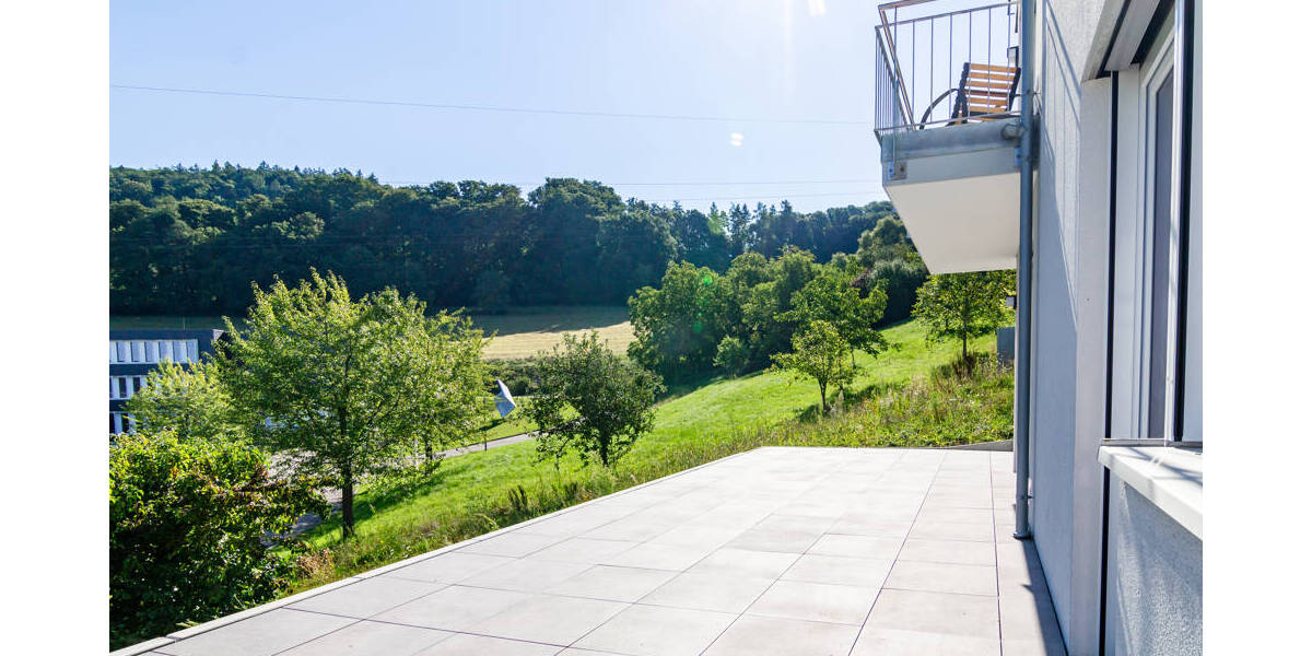 Moderne Erdgeschosswohnung auf dem Hünerberg mit weitläufiger Terrasse und Wiesentalblick 3 zimmer