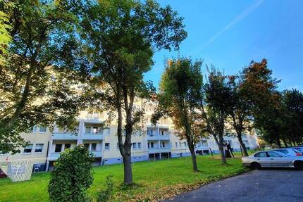 Erdgeschoss-2-Raum-Wohnung mit Balkon