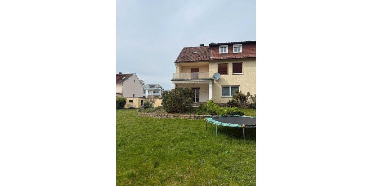Doppelhaushälfte Bad Salzuflen - 8 Zimmer, 260 m&sup2;, 1.600&euro; | Angebot:26143853