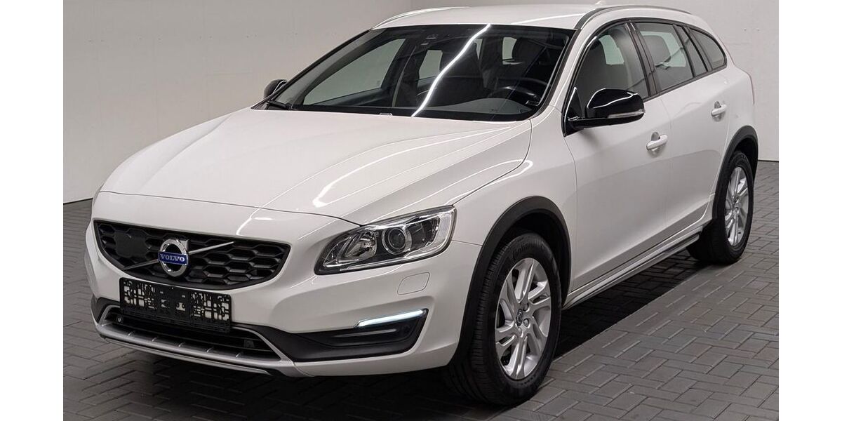 Volvo V60 Cross Country 131.190 km 14.980 &euro; Diepholz 49356