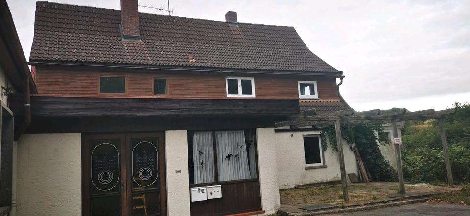 Einfamilienhaus mit viel Potenzial miete gegen Renovierung 3 zimmer