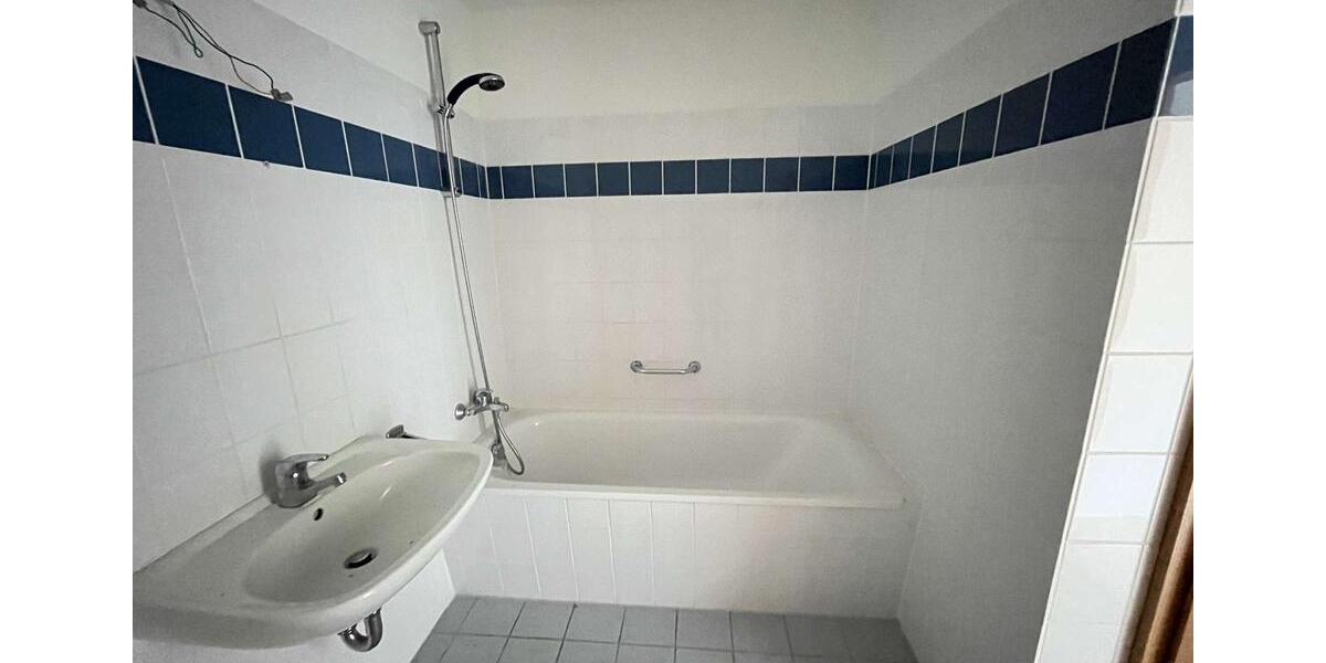 Etagenwohnung Halberstadt - 2 Zimmer, 64 m&sup2;, 351&euro; | Angebot:26084103