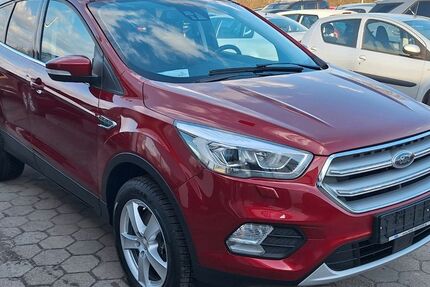 Ford Kuga 50.000 km 16.999 &euro; Stapelfeld 22145