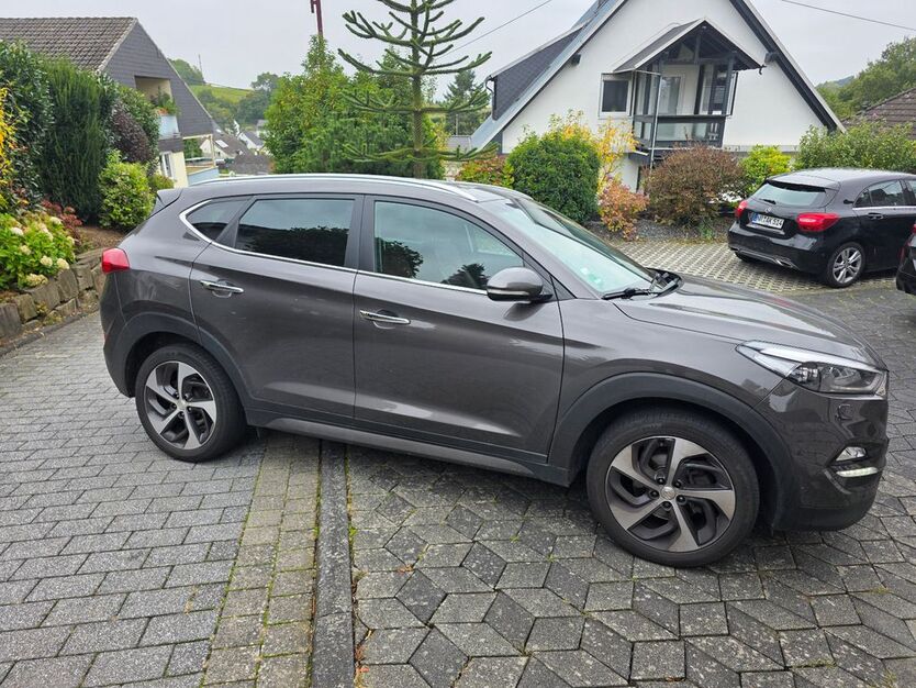 Hyundai TUCSON 75.000 km 17.500 € Melsbach 56581