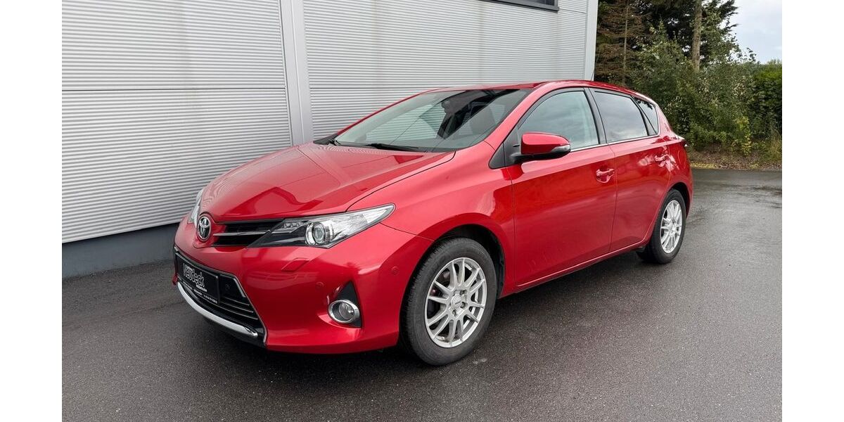 Toyota Auris 115.446 km 9.995 &euro; Langenwetzendorf 07957
