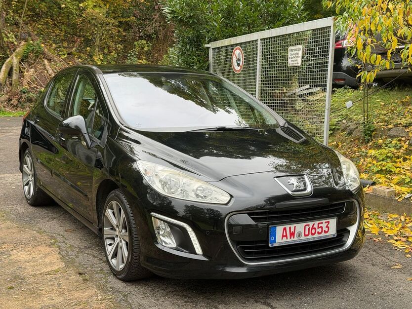 Peugeot 308 98.000 km 4.444 € Bad Breisig 53498