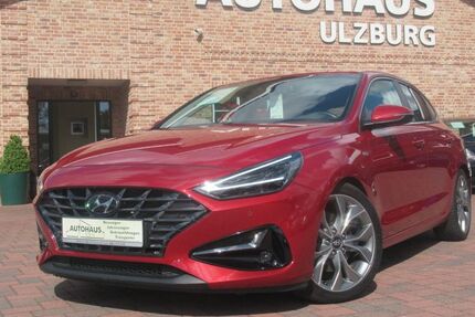 Hyundai i30 47.551 km 17.900 € Henstedt Ulzburg(20 km nördlich von HH-direkt an der A7) 24558