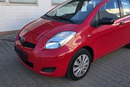 Toyota Yaris 99.000 km 3.990 &euro; Eschweiler 52249