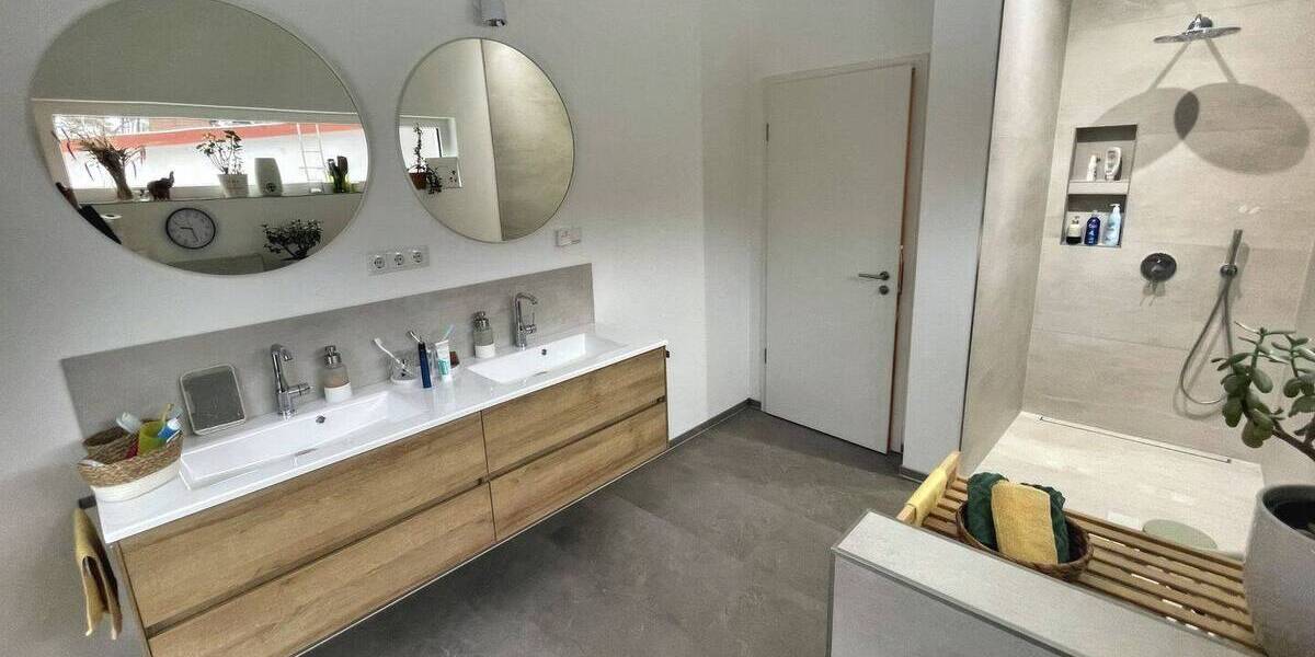 Bungalow Stockheim Neukenroth - 9 Zimmer, 311 m&sup2;, 895.000&euro; | Angebot:25746558