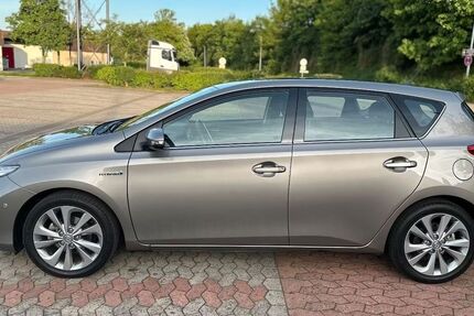 Toyota Auris 113.000 km 7.731 &euro; Hamburg 22527