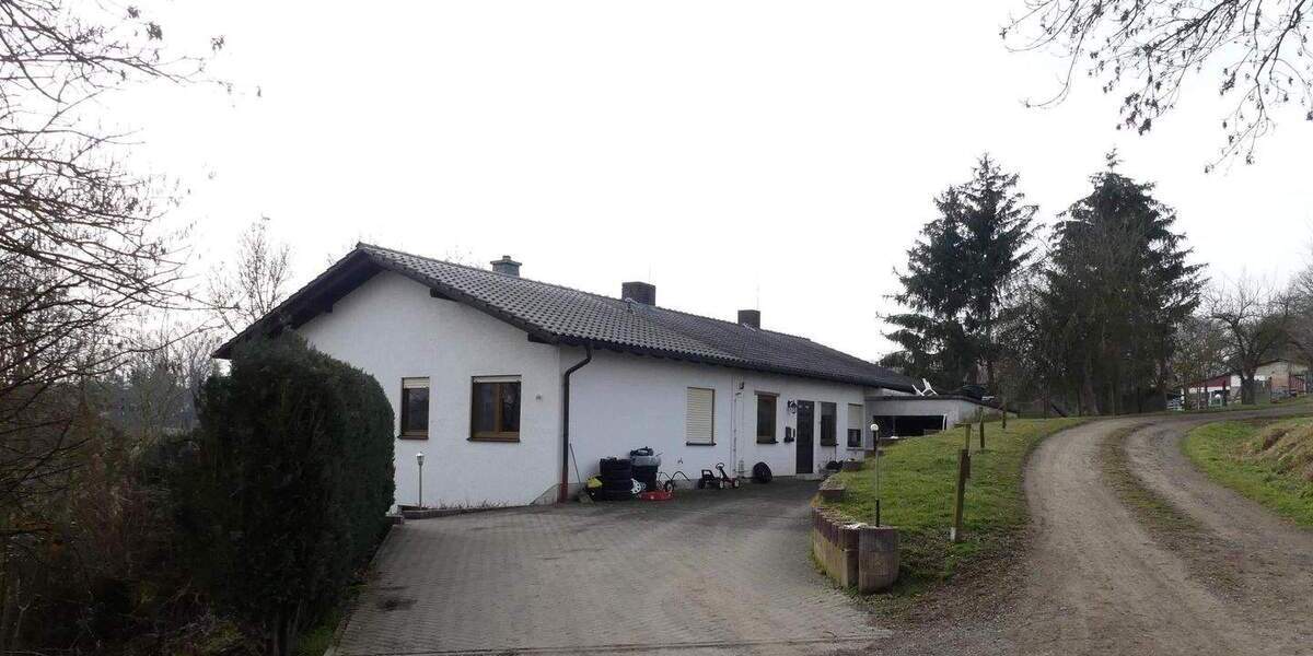 Etagenwohnung Schrecksbach Röllshausen - 7 Zimmer, 189 m&sup2;, 70.000&euro; | Angebot:25050940