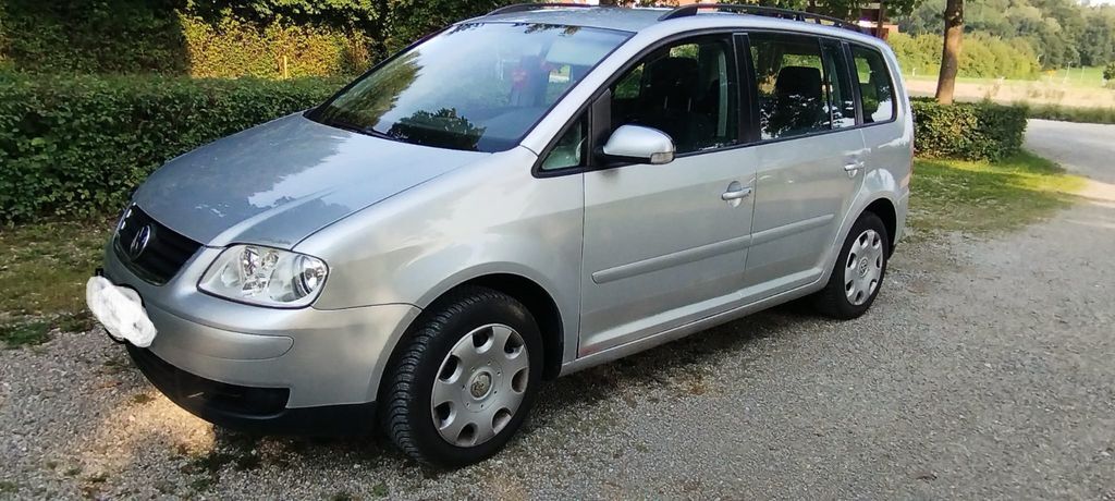 VW Touran 186.000 km 3.800 € Thannhausen 86470