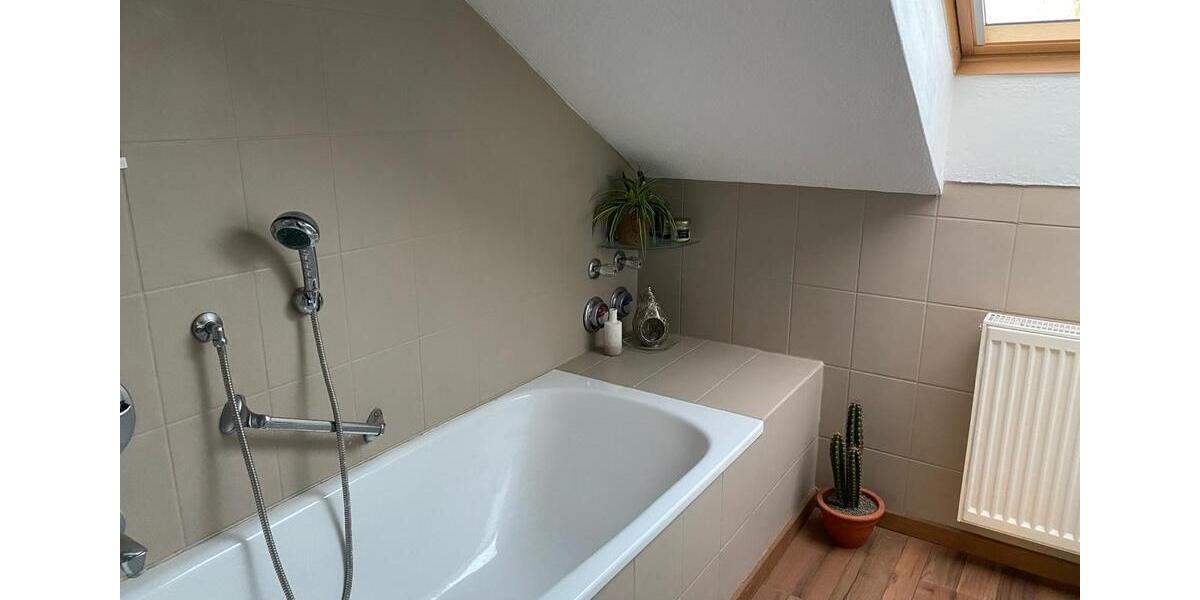 Dachgeschoßwohnung Niederwerrn - 3 Zimmer, 75 m&sup2;, 208.000&euro; | Angebot:26511735